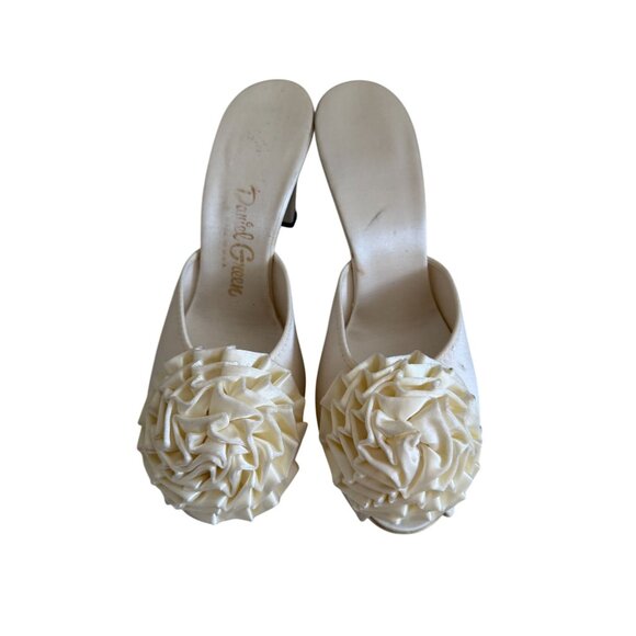 DANIEL GREEN Vintage Cream Satin Rosette Slippers Heels Sz 7 NEW NWOB - Picture 9 of 9